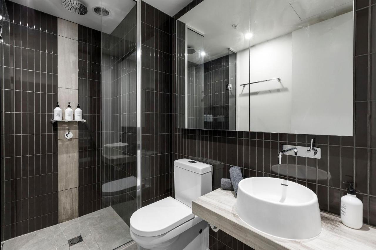 Luxuria Apartments - Fulton Lane ملبورن المظهر الخارجي الصورة
